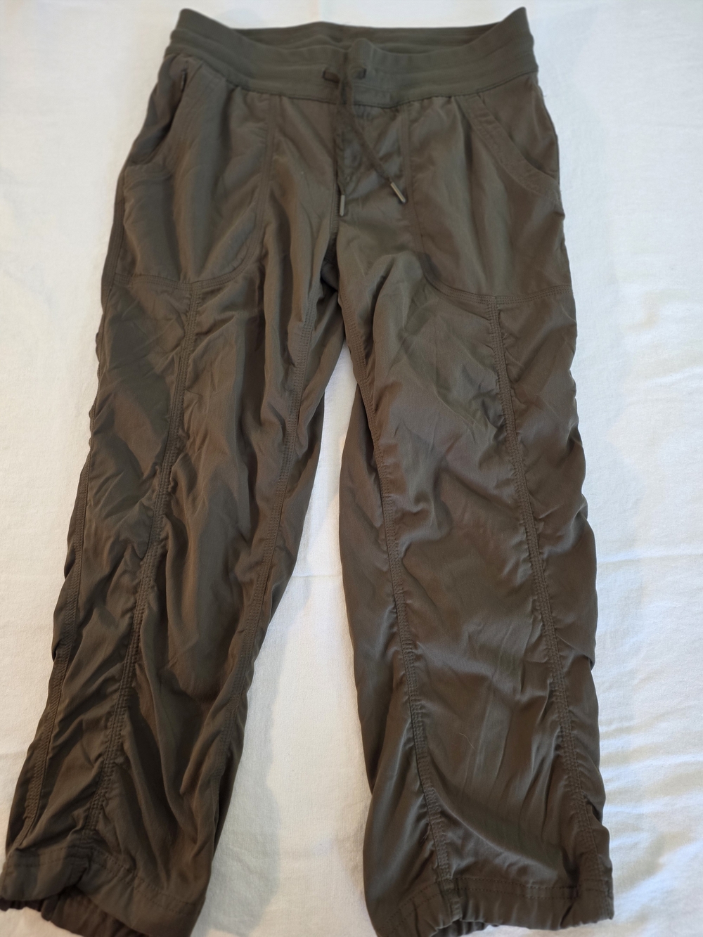 The North Face Womens Olive Green Drawstring Capri Joggers